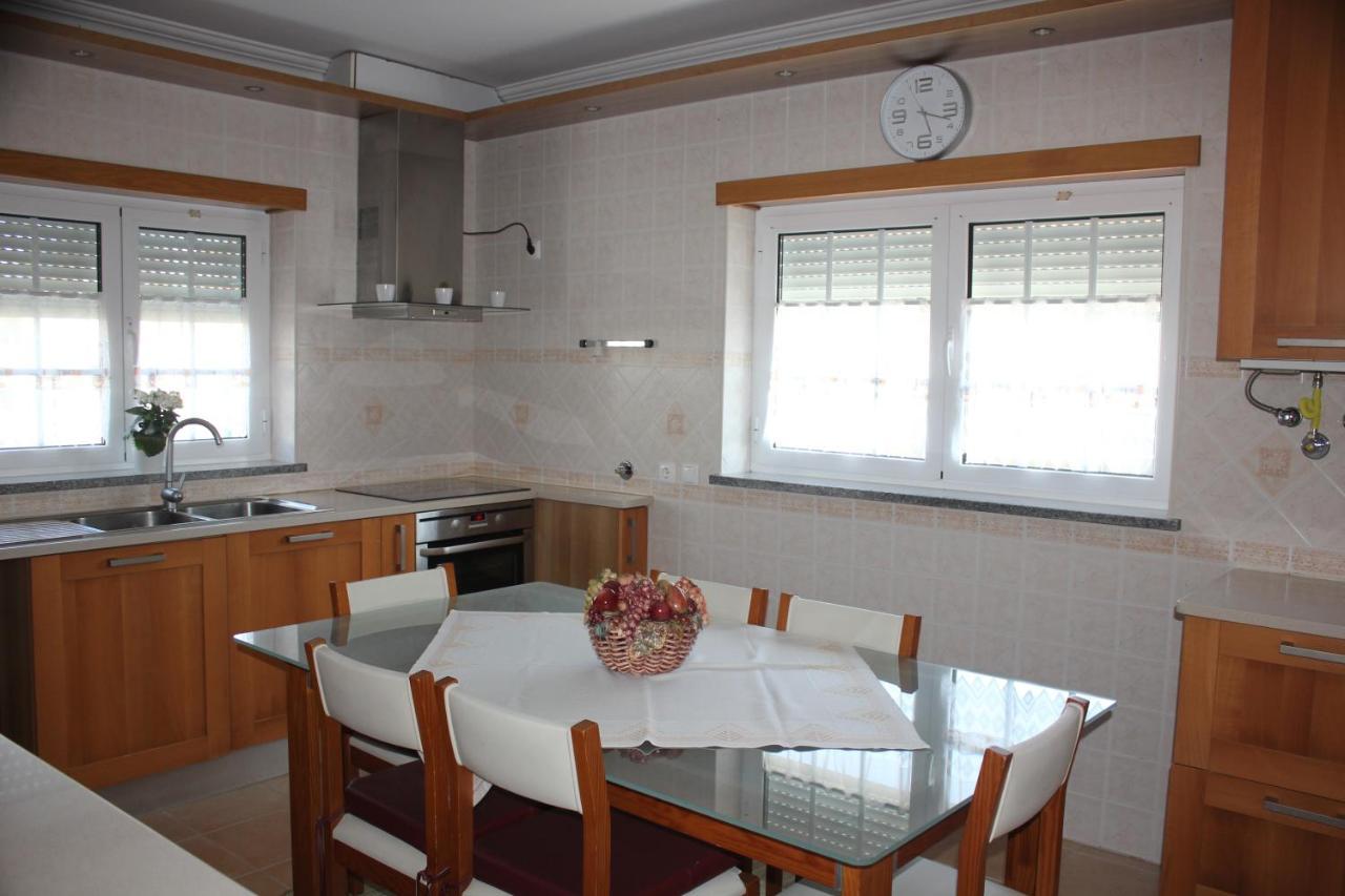 Vivenda Godinho Apartment Nazare Bagian luar foto