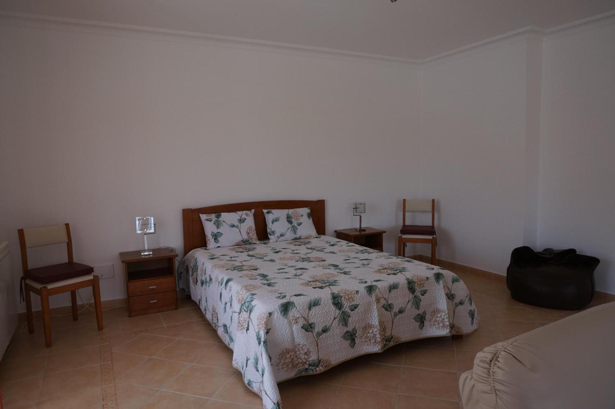 Vivenda Godinho Apartment Nazare Bagian luar foto